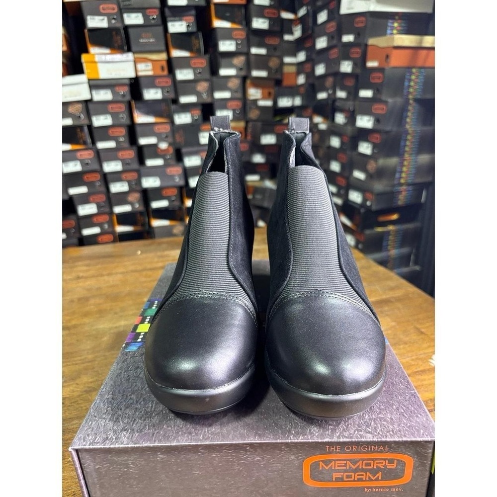 Bernie Mev Giggles Black Wedge Ankle Boots Size 38 US 7.5-8 - Picture 2 of 7